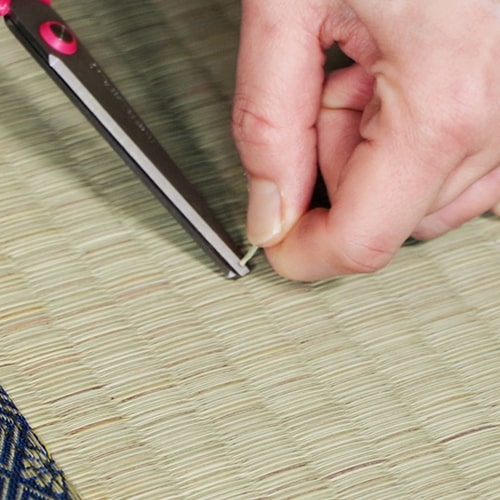 い切れはハサミで切り取る