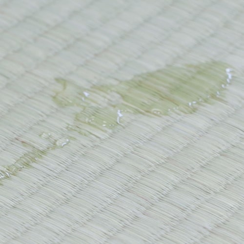 ティッシュで拭きとる