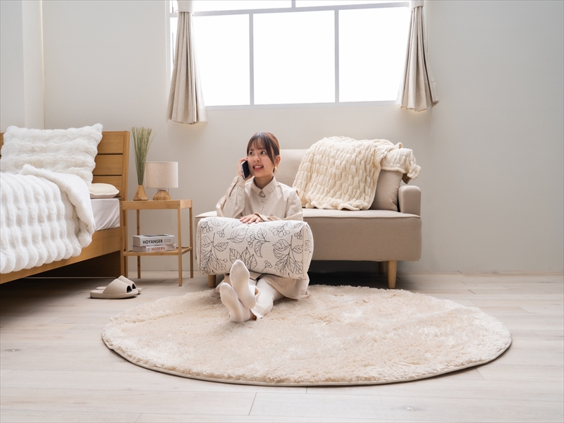 一人暮らしにラグが必要な理由とは？ラグ選びのポイント - イケヒコの